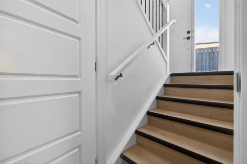 150 Pinehill Road Ne, Calgary, AB - Indoor Photo Showing Other Room