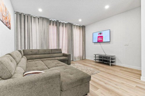 343 Sage Hill Rise Nw, Calgary, AB - Indoor Photo Showing Living Room