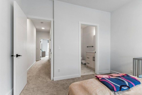 343 Sage Hill Rise Nw, Calgary, AB - Indoor Photo Showing Bedroom