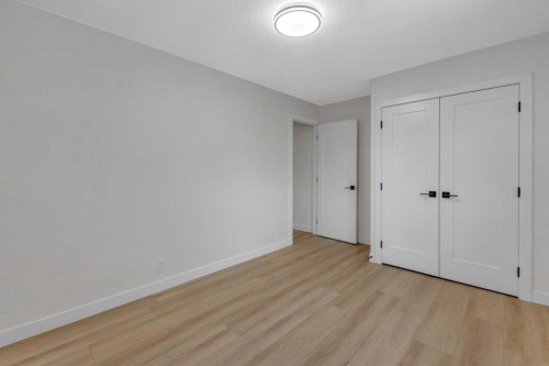 19 Cedargrove Place Sw, Calgary, AB - Indoor Photo Showing Other Room
