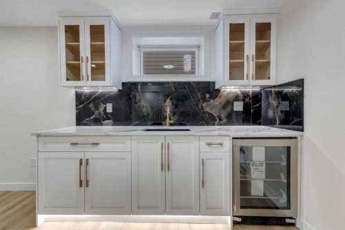 19 Cedargrove Place Sw, Calgary, AB - Indoor