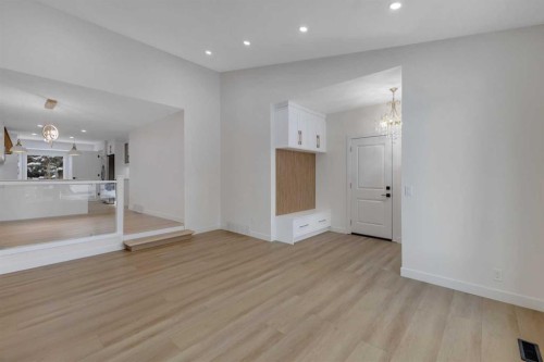 19 Cedargrove Place Sw, Calgary, AB - Indoor Photo Showing Other Room
