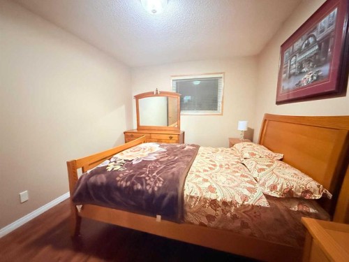 6946 Laguna Way Ne, Calgary, AB - Indoor Photo Showing Bedroom