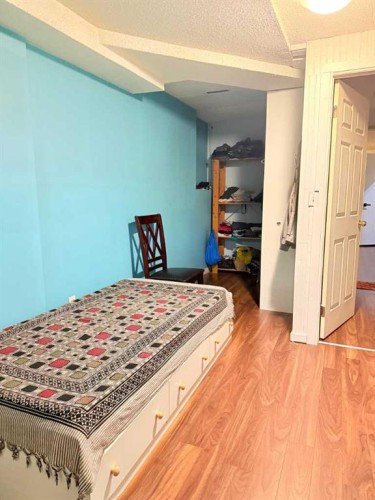 6946 Laguna Way Ne, Calgary, AB - Indoor Photo Showing Bedroom