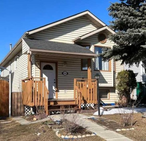 6946 Laguna Way Ne, Calgary, AB - Outdoor