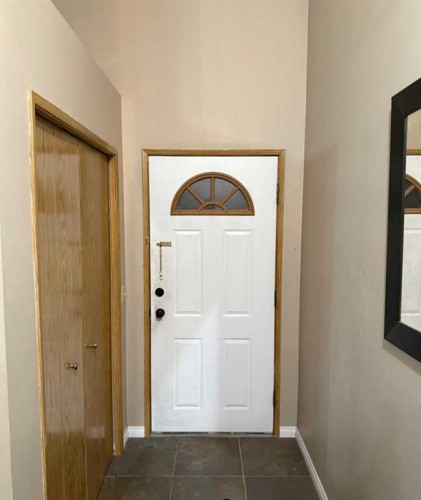 6946 Laguna Way Ne, Calgary, AB - Indoor Photo Showing Other Room