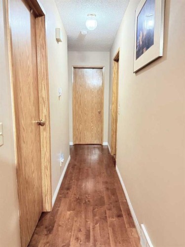 6946 Laguna Way Ne, Calgary, AB - Indoor Photo Showing Other Room