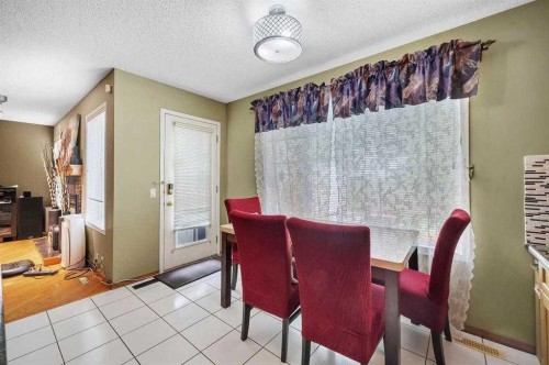 166 Somerset Drive Sw, Calgary, AB - Indoor