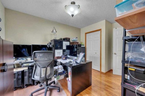 166 Somerset Drive Sw, Calgary, AB - Indoor Photo Showing Office