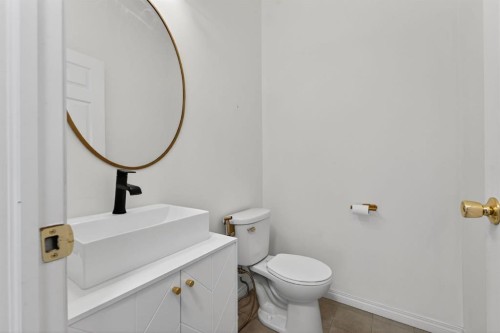 213 Cityscape Lane Ne, Calgary, AB - Indoor Photo Showing Bathroom