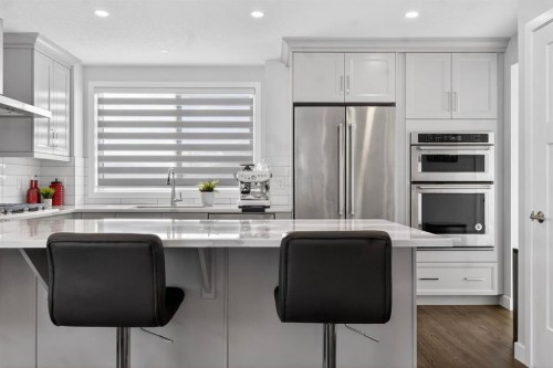 109 Legacy Glen Point Se, Calgary, AB - Indoor Photo Showing Kitchen With Stainless Steel Kitchen With Upgraded Kitchen