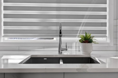 109 Legacy Glen Point Se, Calgary, AB - Indoor Photo Showing Kitchen