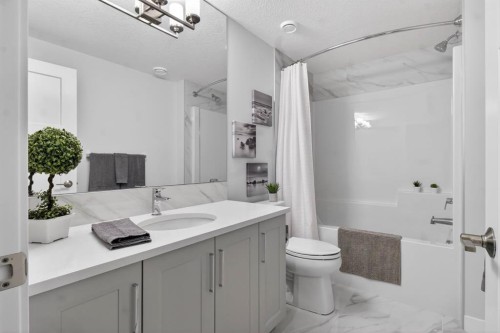 109 Legacy Glen Point Se, Calgary, AB - Indoor Photo Showing Bathroom