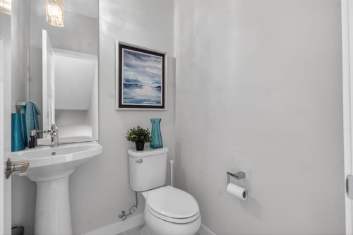 109 Legacy Glen Point Se, Calgary, AB - Indoor Photo Showing Bathroom