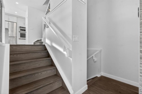 109 Legacy Glen Point Se, Calgary, AB - Indoor Photo Showing Other Room