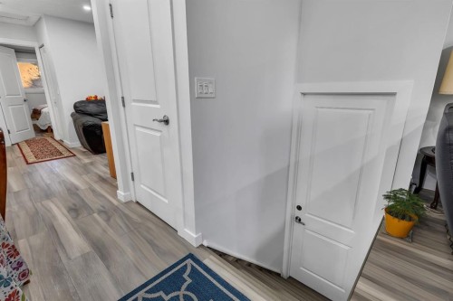 118 Bermuda Road Nw, Calgary, AB - Indoor Photo Showing Other Room