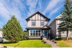 44 Cranberry Way SE Calgary, AB T3M 1K2