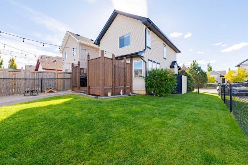 44 Cranberry Way Se, Calgary, AB - Outdoor
