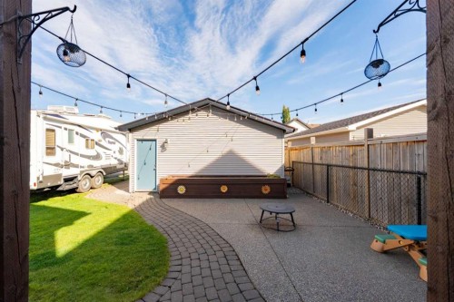 44 Cranberry Way Se, Calgary, AB - Outdoor With Exterior