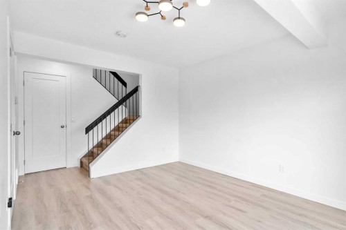 10-1055 72 Avenue Nw, Calgary, AB - Indoor Photo Showing Other Room