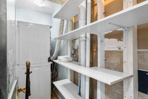 10-1055 72 Avenue Nw, Calgary, AB - Indoor Photo Showing Other Room