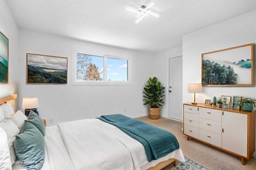 10-1055 72 Avenue Nw, Calgary, AB - Indoor Photo Showing Bedroom