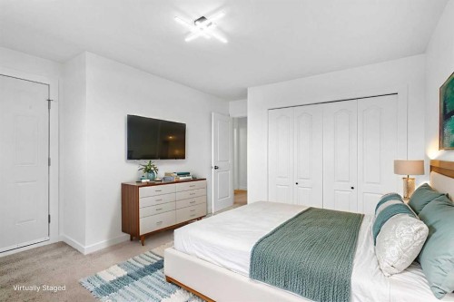 10-1055 72 Avenue Nw, Calgary, AB - Indoor Photo Showing Bedroom