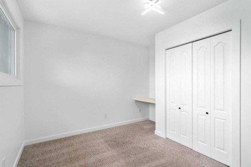10-1055 72 Avenue Nw, Calgary, AB - Indoor Photo Showing Other Room