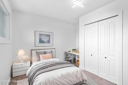 10-1055 72 Avenue Nw, Calgary, AB - Indoor Photo Showing Bedroom