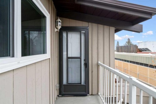 10-1055 72 Avenue Nw, Calgary, AB - Outdoor With Exterior