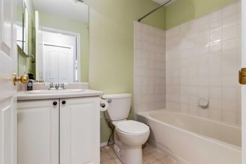 3313-20 Harvest Rose Park Ne, Calgary, AB - Indoor Photo Showing Bathroom