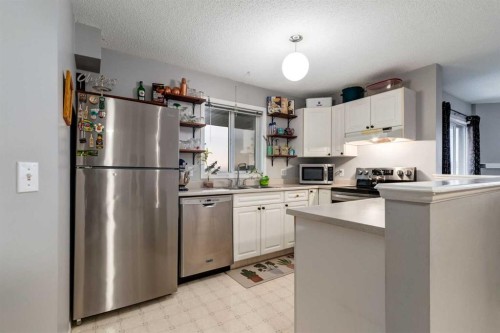 3313-20 Harvest Rose Park Ne, Calgary, AB - Indoor Photo Showing Kitchen
