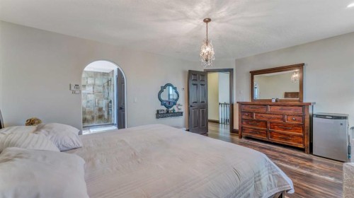 155 Coral Shores Landing Ne, Calgary, AB - Indoor Photo Showing Bedroom