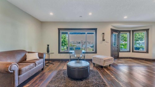 155 Coral Shores Landing Ne, Calgary, AB - Indoor Photo Showing Living Room