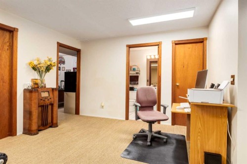 21 Midridge Green Se, Calgary, AB - Indoor