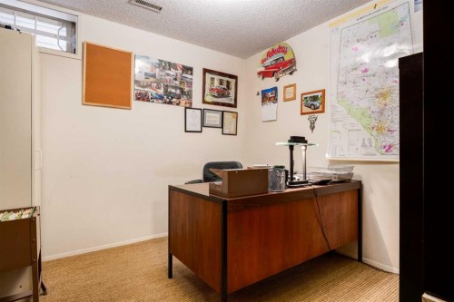 21 Midridge Green Se, Calgary, AB - Indoor Photo Showing Office