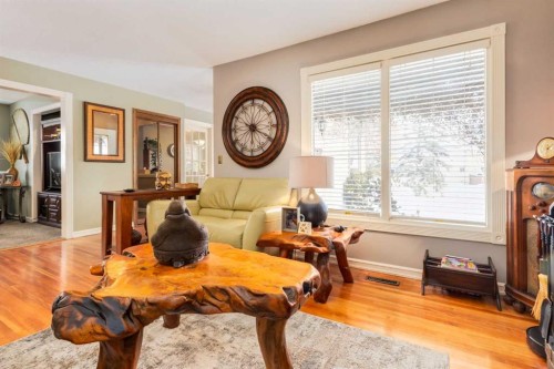 21 Midridge Green Se, Calgary, AB - Indoor