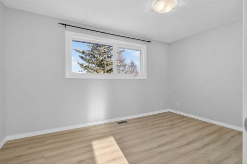 159 Pinecliff Way Ne, Calgary, AB - Indoor Photo Showing Other Room