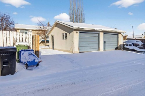 159 Pinecliff Way Ne, Calgary, AB - Outdoor