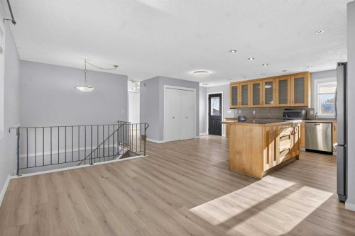 159 Pinecliff Way Ne, Calgary, AB - Indoor