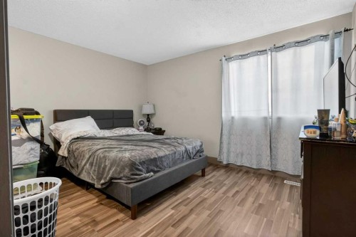 6723 23 Avenue Ne, Calgary, AB - Indoor Photo Showing Bedroom