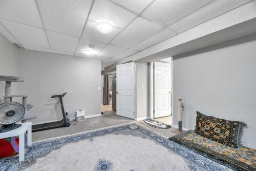 19 Castlepark Way Ne, Calgary, AB - Indoor