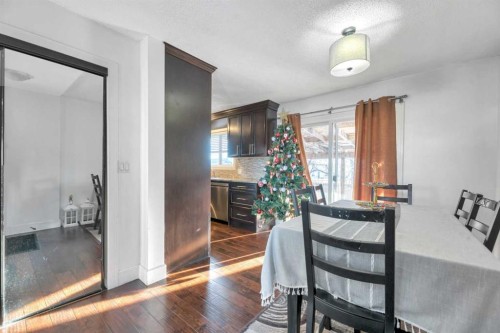 19 Castlepark Way Ne, Calgary, AB - Indoor Photo Showing Dining Room