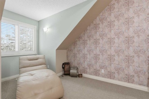 45 Somme Boulevard Sw, Calgary, AB - Indoor Photo Showing Other Room