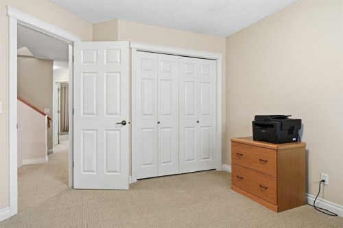 45 Somme Boulevard Sw, Calgary, AB - Indoor Photo Showing Other Room