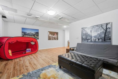 45 Somme Boulevard Sw, Calgary, AB - Indoor