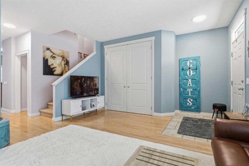 45 Somme Boulevard Sw, Calgary, AB - Indoor