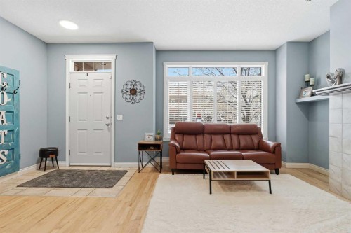 45 Somme Boulevard Sw, Calgary, AB - Indoor Photo Showing Other Room