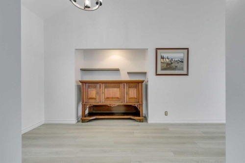 432 129 Avenue Se, Calgary, AB - Indoor Photo Showing Other Room