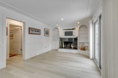 432 129 Avenue Se, Calgary, AB - Indoor With Fireplace